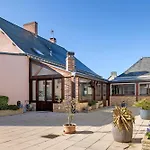 Les Du Circuit 住宿加早餐酒店 Laigne-en-Belin