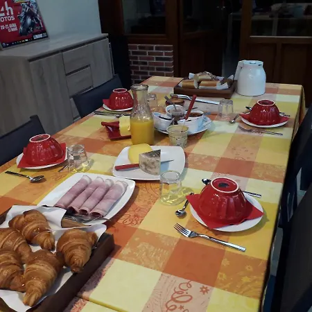 Les Du Circuit 住宿加早餐酒店 Laigne-en-Belin