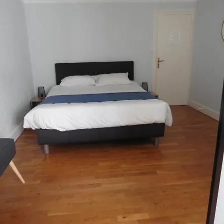 住宿加早餐酒店 Les Du Circuit Laigne-en-Belin