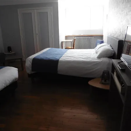 Les Du Circuit Bed & Breakfast *
