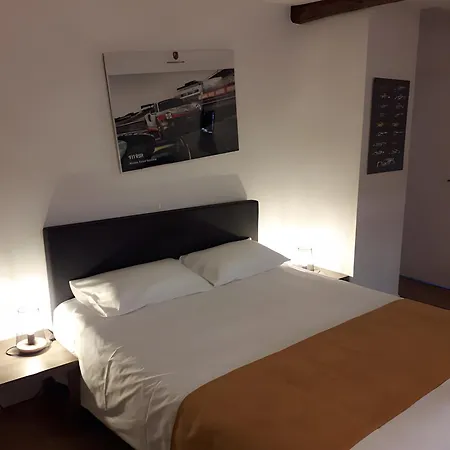 Les Du Circuit 住宿加早餐酒店 Laigne-en-Belin